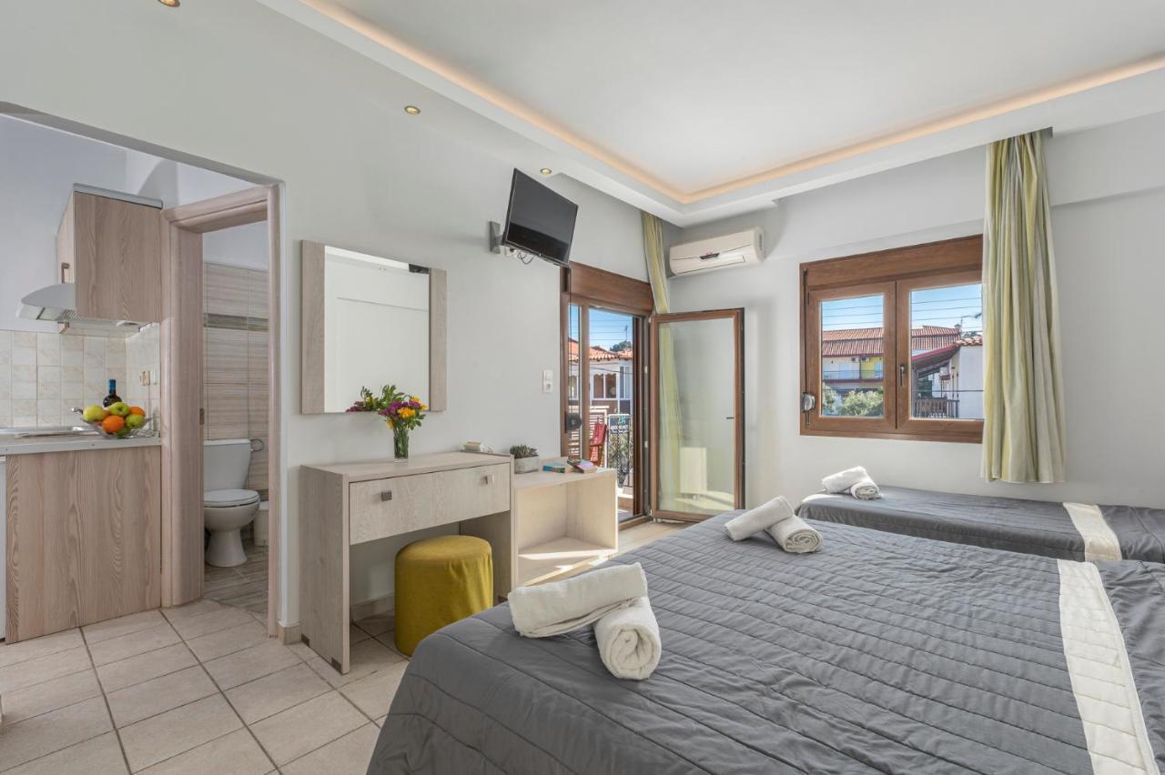 Adonis Hotel Пефкохори Экстерьер фото